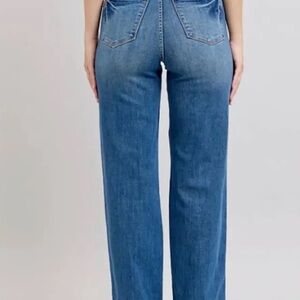 JUDY BLUE FRESH BLOOM HIGH RISE CONTRAST THREAD STRAIGHT LEG REGULAR